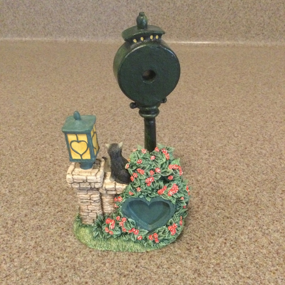 Garden Street Lamp Clock and two Kittens. - Picture 2 of 3
